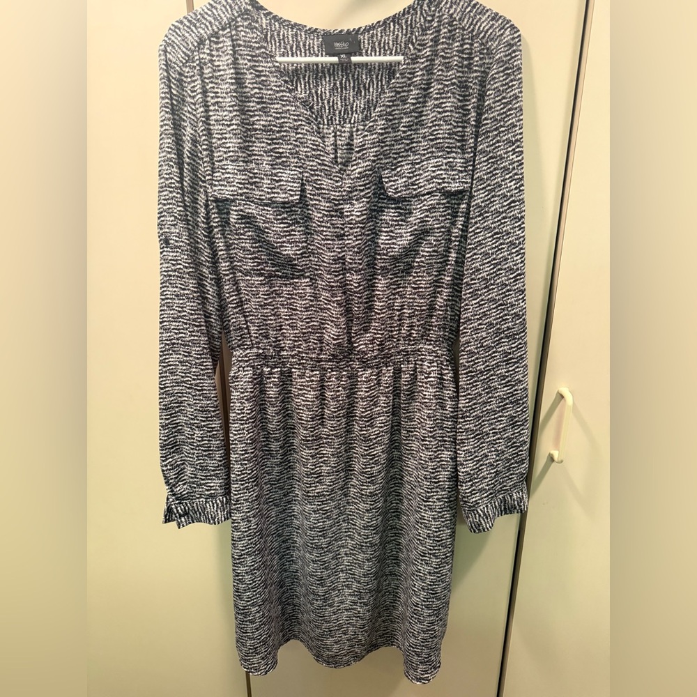 Massimo Black and White Long Sleeve Dress